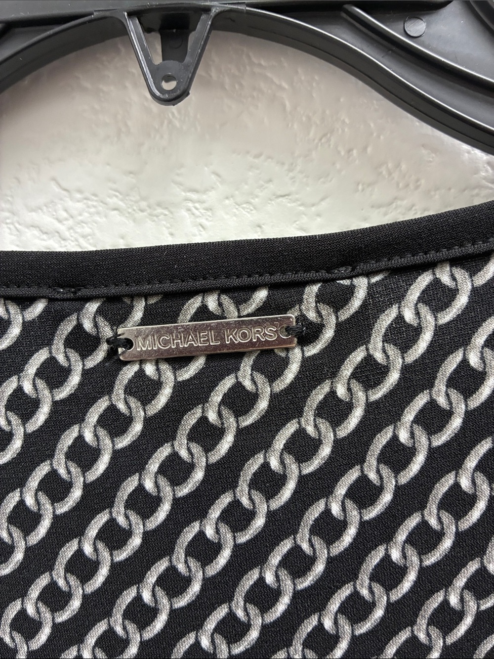 MICHAEL Michael Kors Black and White Diagonal Chain-Print Long-Sleeve Top - Picture 3 of 5